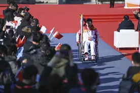 我与冬残奥的故事：轮椅冰壶运动员陈建新与苦难冰上“博弈”图片