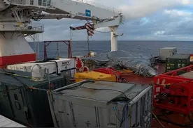 美军已将南海坠毁F-35残骸打捞出水，租了一艘中国制造深潜打捞船图片