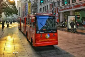 “南京东路文明实践号”铛铛车发车啦，有故事听哦图片