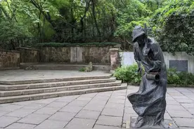 哪里有人间的生动，哪里就有《二泉映月》图片