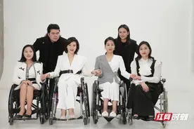 她们，应该被看见④丨残障不代表病态，坐轮椅也能拍时尚大片图片