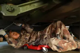 一起围观 | 装甲修理兵的日常图片