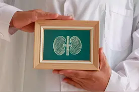 18岁男孩看到体检结果慌了：尿毒症？！一年前已有异常 可惜被他忽略图片