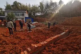 控违建促发展，白水镇拆除一村民违建房图片