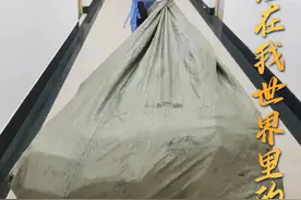 一个背影引刷屏，一句推送暖人心 谢谢你，为别人默默付出的人图片