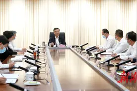 评论｜“一级带着一级干”，奋力书写新时代答卷图片