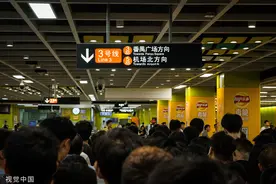 地铁客流超十亿，利润却缩水？深圳武汉靠物业创收，成都补贴近60亿图片