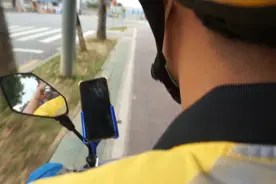 发绿卡、开驿站：坪地街道助力外卖、快递小哥“与时间赛跑”图片