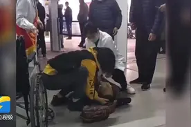 你跪地救人的样子真美！山东医生紧急救人显担当图片