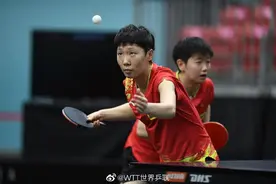 国乒包揽5冠！王曼昱/孙颖莎3-0伊藤美诚组合，女双夺冠图片
