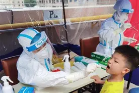 医护妈妈做核酸偶遇儿子，一声“妈妈”破防了图片