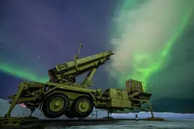 美媒：美军北极首次演练空防一体化作战图片