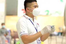 从中国毕业后，回到柬埔寨的他干了这件事图片