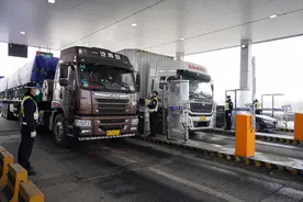 北京54个公安检查站日均6千警力防疫查控：逢车必查、逢人必核图片