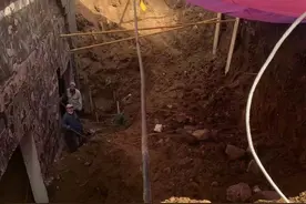 惊！别墅院内私挖8米深地下室，旁边就是四层居民楼图片