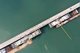 赣江大桥扩建工程建设提速图片