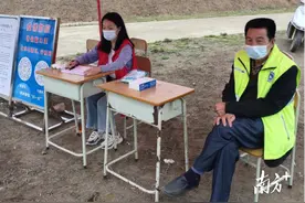 普宁选调生在防疫一线书写青春答卷图片