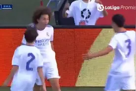 马塞洛儿子进球后模仿C罗庆祝动作，马塞洛在场边欢呼图片