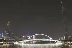 广州塔熄灯 响应“地球一小时”图片