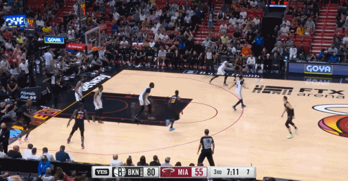 庄神比耶手势的灵感来源！看看NFL猎豹希尔的那些比耶瞬间图片