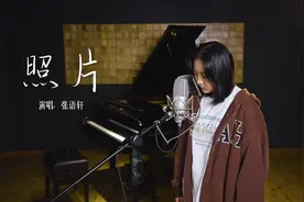 松江一中组织线上文艺演出，两位同学用深情的歌声和优美舞姿为大家带来快乐图片