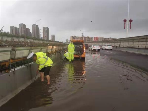 有困难我都在！昆明交警以服务优化展现“暖男”温情