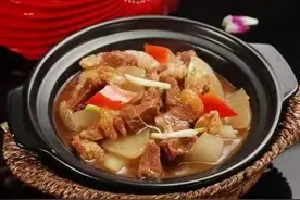「每日揾食」揭秘广式萝卜牛腩煲详细教程，浓香软烂我直呼YYDS图片