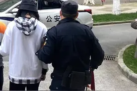 大学男生扮女装混进女生宿舍被抓，警方介入处理图片