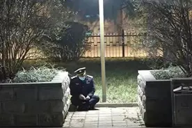 被央视点赞！这位保安大叔火了图片