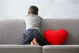 让爱融化孤独！今天，全国各地为“星星的孩子”点亮心灯图片