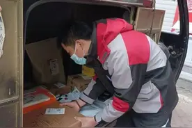 每一位平凡人，都是某人某刻的英雄｜这段时间，快递小哥曹士旺超忙图片