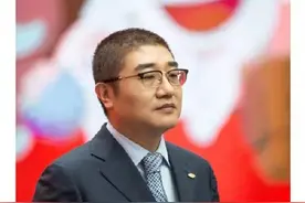 刘强东卸任京东集团CEO图片