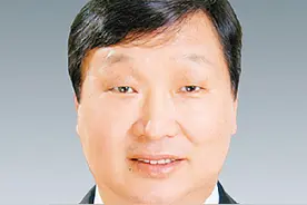 段先念退休，不再担任华侨城董事长图片