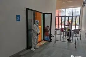 方舱医院里，15岁女孩的小提琴线上艺考顺利举行……图片