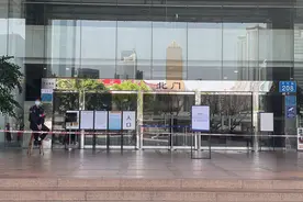 直击天河城、天环广场封闭现场图片