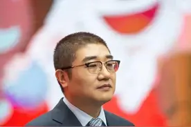 刘强东卸任图片