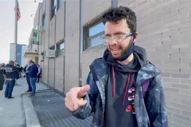 纽约地铁枪击目击者：事发前枪手喃喃自语，第一枪就射向我图片