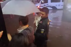 13级狂风伴随雷雨冰雹！四川安岳：千余警力出动救援 300余名群众成功脱困图片