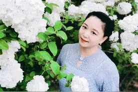 黛蓝葱：优雅沉静的丝光蕾丝线旗袍（有编织说明）图片