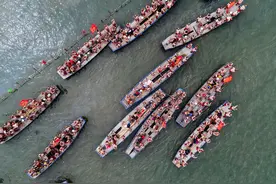 不再是妻子母亲祖母，这些婆婆是会船节上最亮丽的风景图片