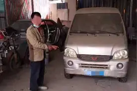 big胆！男子雇拖车在南宁邕武路偷车，被巡逻民警抓个正着图片