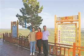 拥抱那份军旅情图片