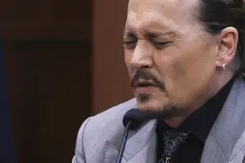 强尼戴普亲自坐上证人席！狂讲3小时 自揭「黑暗过往」控安珀赫德图片