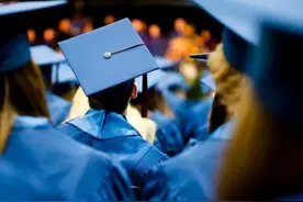 从专科到博士：“逆袭论”的背后，还是不平等意识作怪丨时评图片