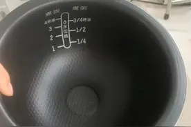 电饭煲内胆涂层脱落还能用吗？使用有讲究，做错可能会产生“毒性”图片