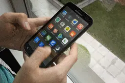 再见！卡顿的安卓手机图片