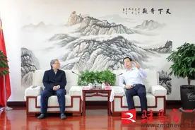 李跃勇会见重庆伊诺生化制品有限公司董事长尹怀君一行图片