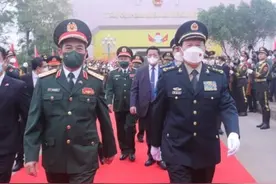 中越举行第七次边境国防友好交流活动 魏凤和与越南国防部长潘文江出席图片