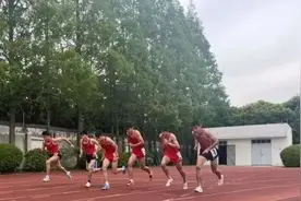 连夺两冠，刷新国内最好成绩！松江运动员谢冬生在田径特许赛上获佳绩图片