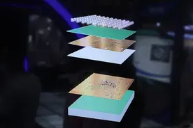 先进封装粘出“胶水芯片”图片